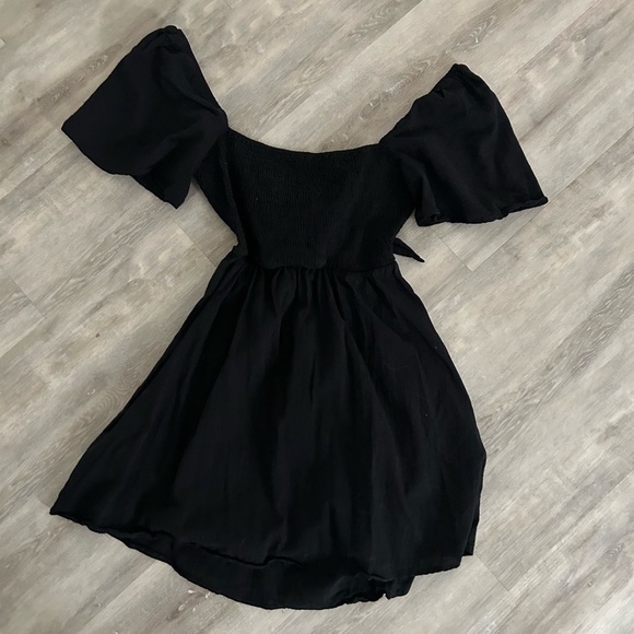 Black Dress - Picture 3 of 4